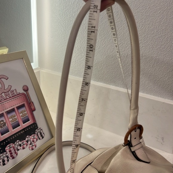 Salvatore Ferragamo shoulder bag with COA EUC cream color - Picture 17 of 17